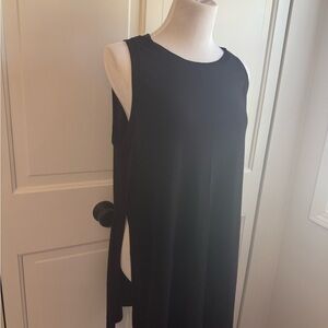 Old Navy Black and White Ultralite Activewear Tank - 2 pack